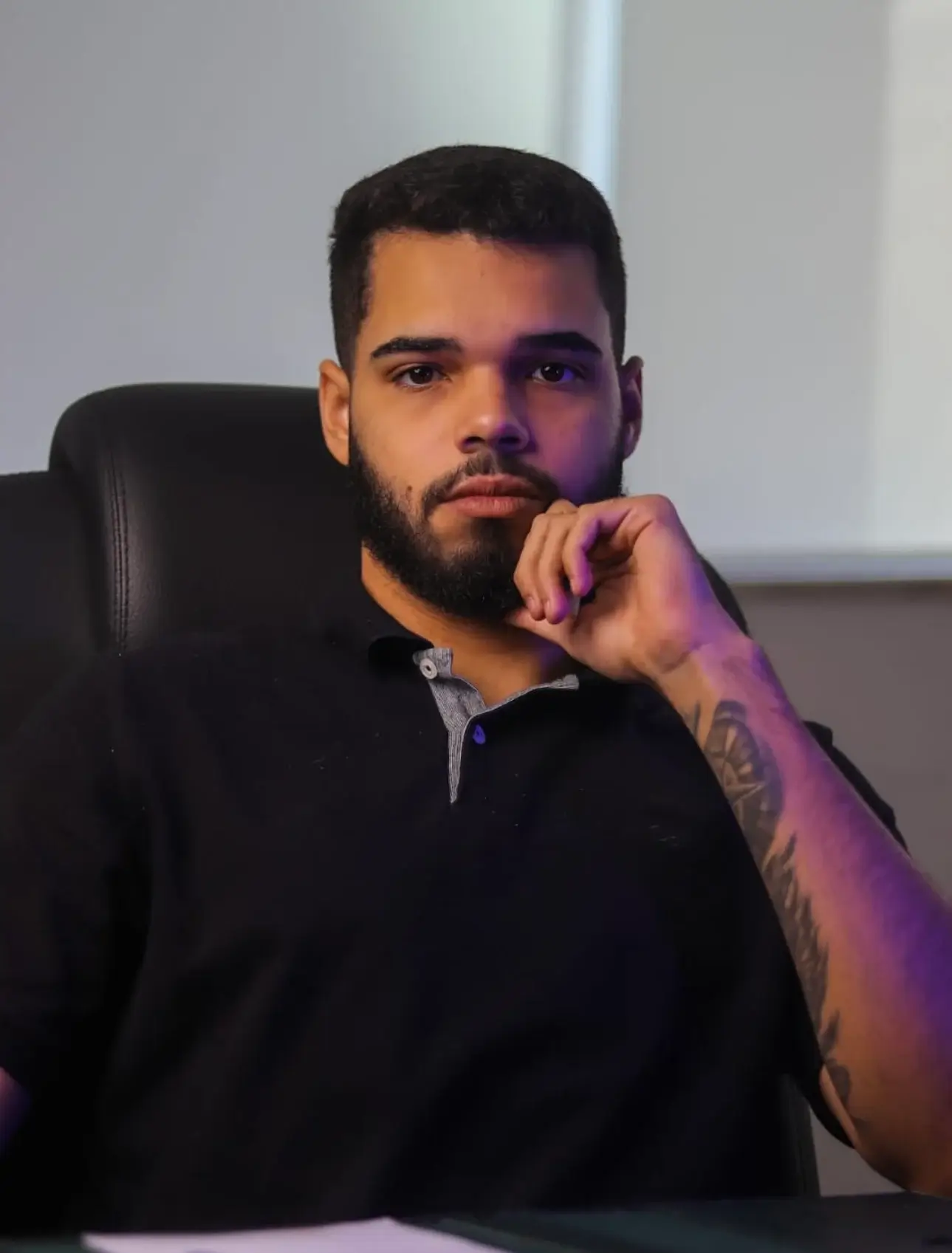 Foto do profissional que cria sites